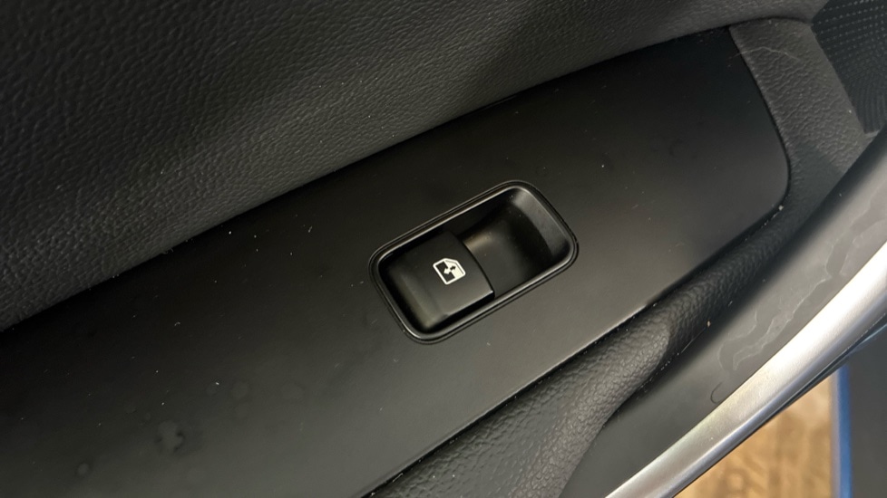 Used Kia XCeed 2025 for sale - 76580032: Photo 19