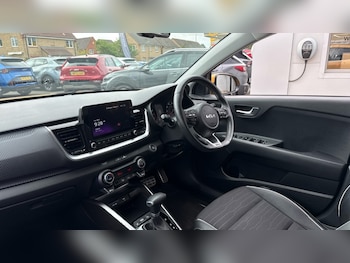 Used Kia Stonic 2023 for sale - 79317647: Photo