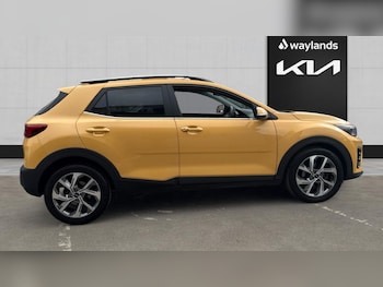 Used Kia Stonic 2023 for sale - 79317647: Photo