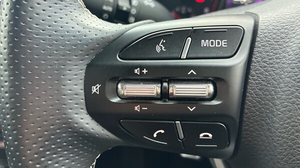 Used Kia Stonic 2023 for sale - 76234124: Photo 13