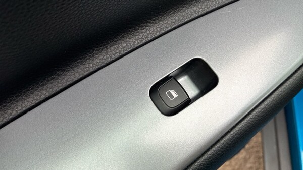 Used Kia Stonic 2023 for sale - 76234124: Photo 19
