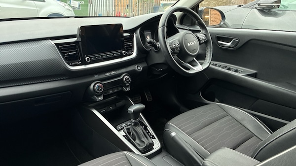 Used Kia Stonic 2023 for sale - 76234124: Photo 3