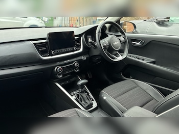 Used Kia Stonic 2023 for sale - 76234124: Photo 3