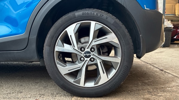 Used Kia Stonic 2023 for sale - 76234124: Photo 5