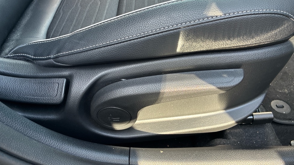 Used Kia Stonic 2025 for sale - 76851158: Photo 12