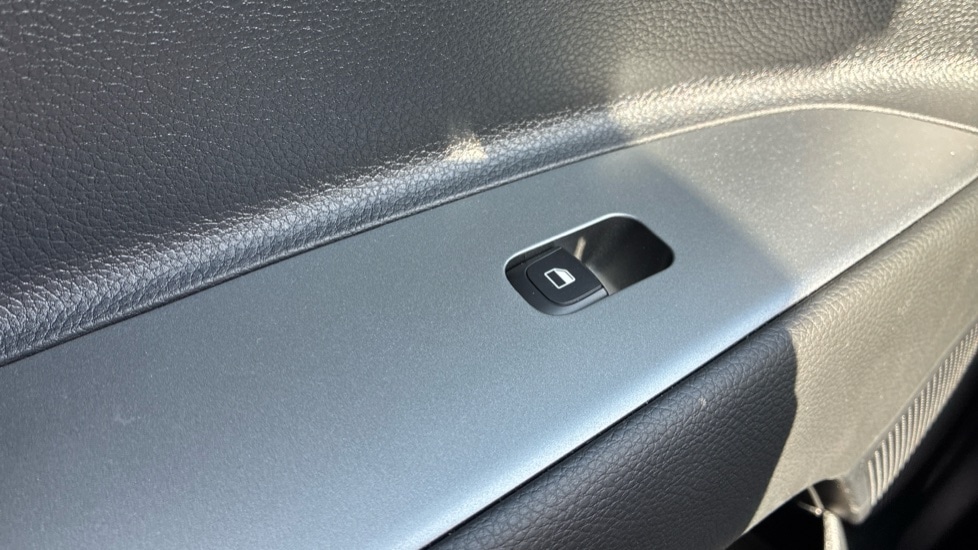 Used Kia Stonic 2025 for sale - 76851158: Photo 18