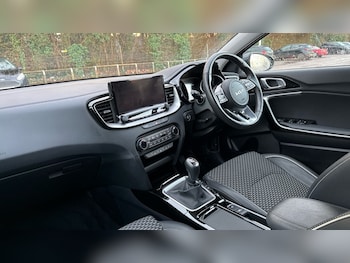 Used Kia Ceed 2025 for sale - 77218881: Photo