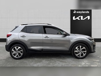 Used Kia Stonic 2024 for sale - 78450170: Photo