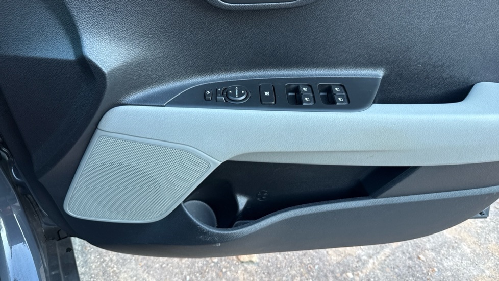 Used Kia Stonic 2023 for sale - 77087540: Photo 18