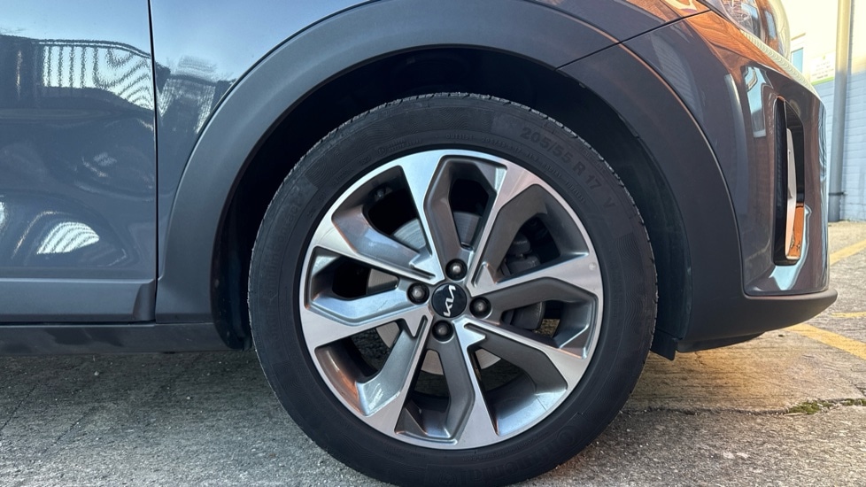 Used Kia Stonic 2023 for sale - 77087540: Photo 5