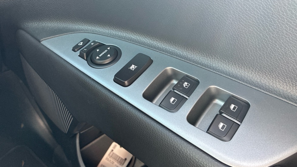 Used Kia Stonic 2025 for sale - 75934693: Photo 17