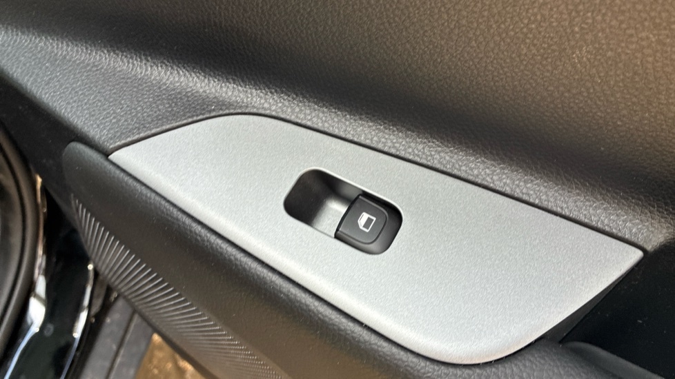 Used Kia Stonic 2025 for sale - 75934693: Photo 19