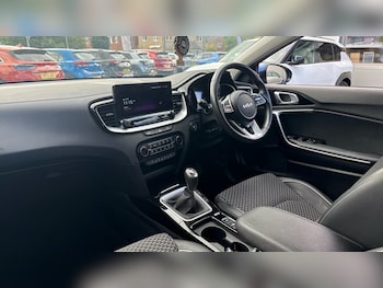 Used Kia XCeed 2024 for sale - 79526430: Photo