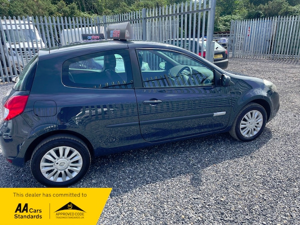 Used Renault Clio 2012 for sale - 75503642: Photo 2