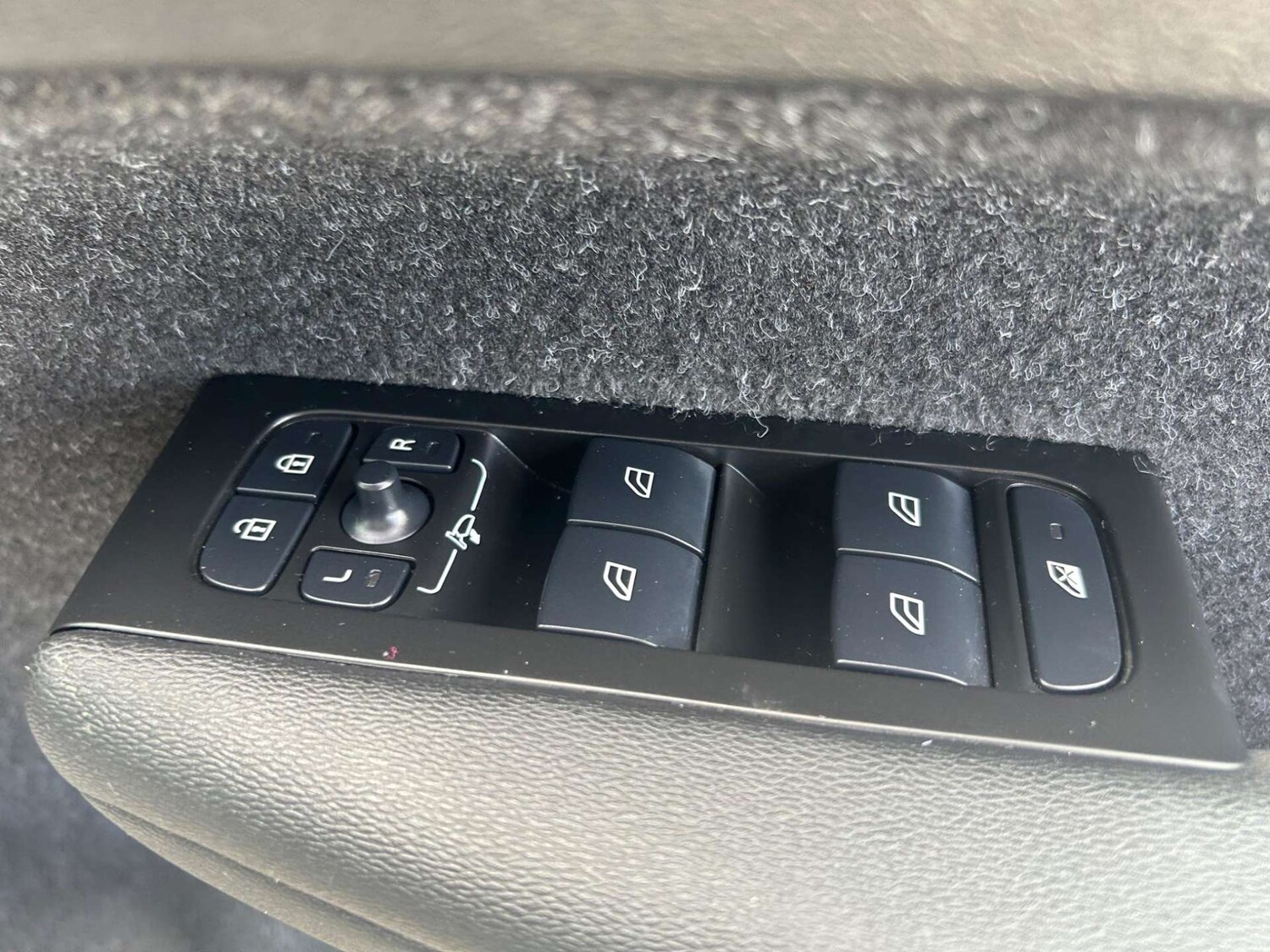 Used Volvo XC40 2021 for sale - 77207414: Photo 31