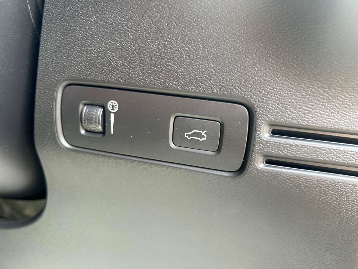 Used Volvo XC40 2021 for sale - 77207414: Photo 36