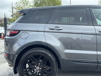 Used Land Rover Range Rover Evoque 2015 for sale - 78273202: Photo