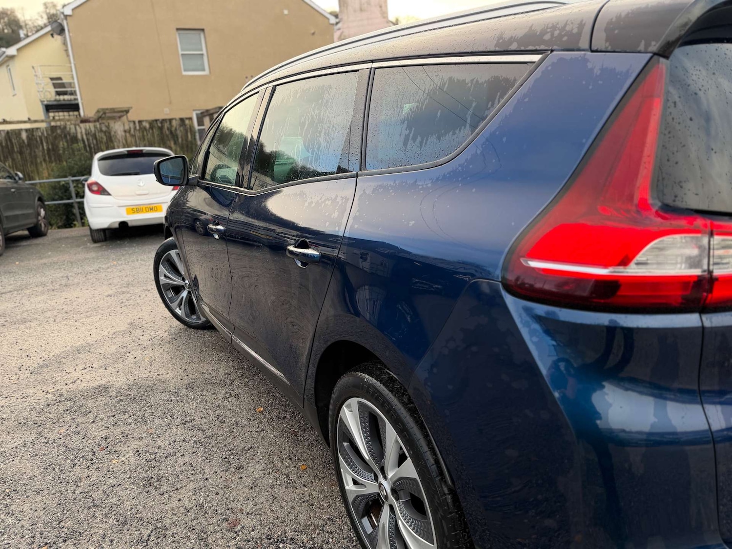 Used Renault Grand Scenic 2017 for sale - 77207456: Photo 18