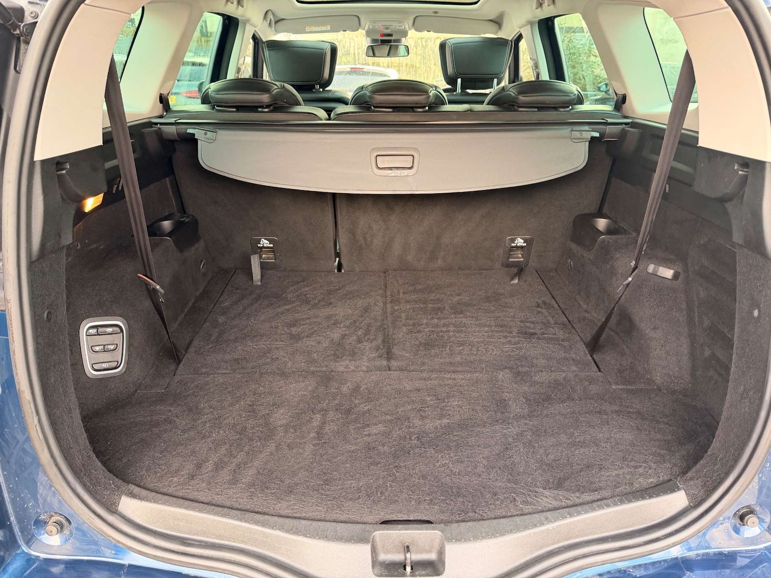 Used Renault Grand Scenic 2017 for sale - 77207456: Photo 24