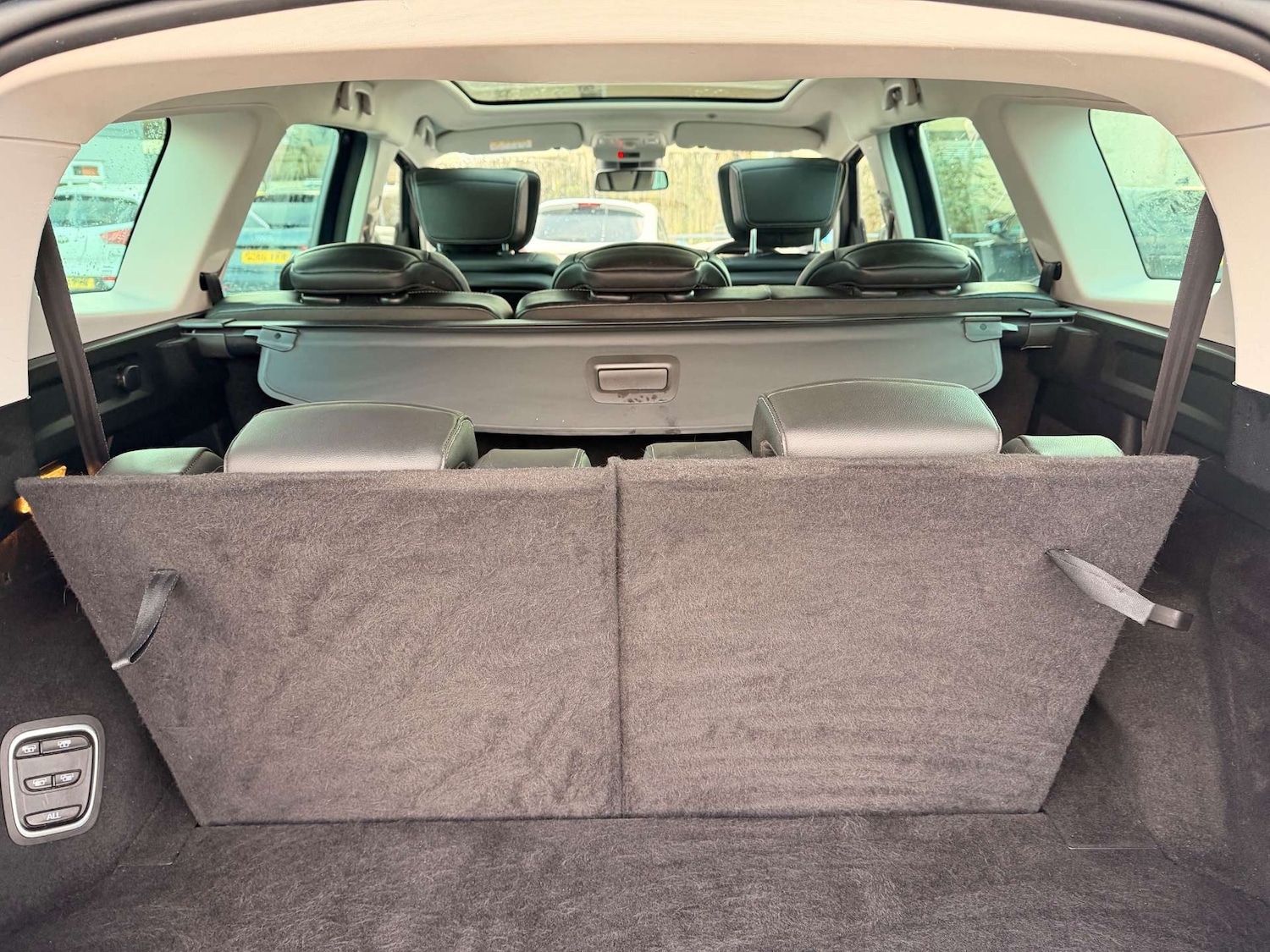 Used Renault Grand Scenic 2017 for sale - 77207456: Photo 37