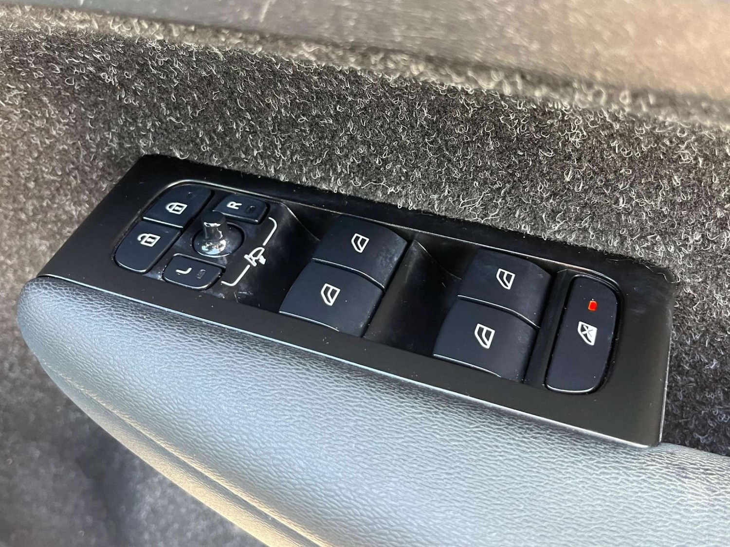 Used Volvo XC40 2021 for sale - 77207425: Photo 18