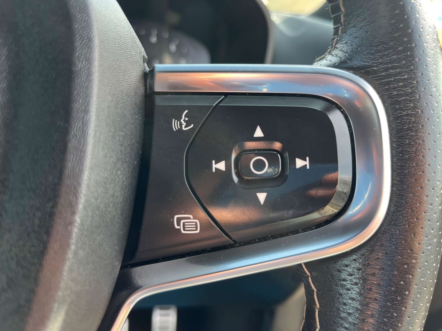 Used Volvo XC40 2021 for sale - 77207425: Photo 29