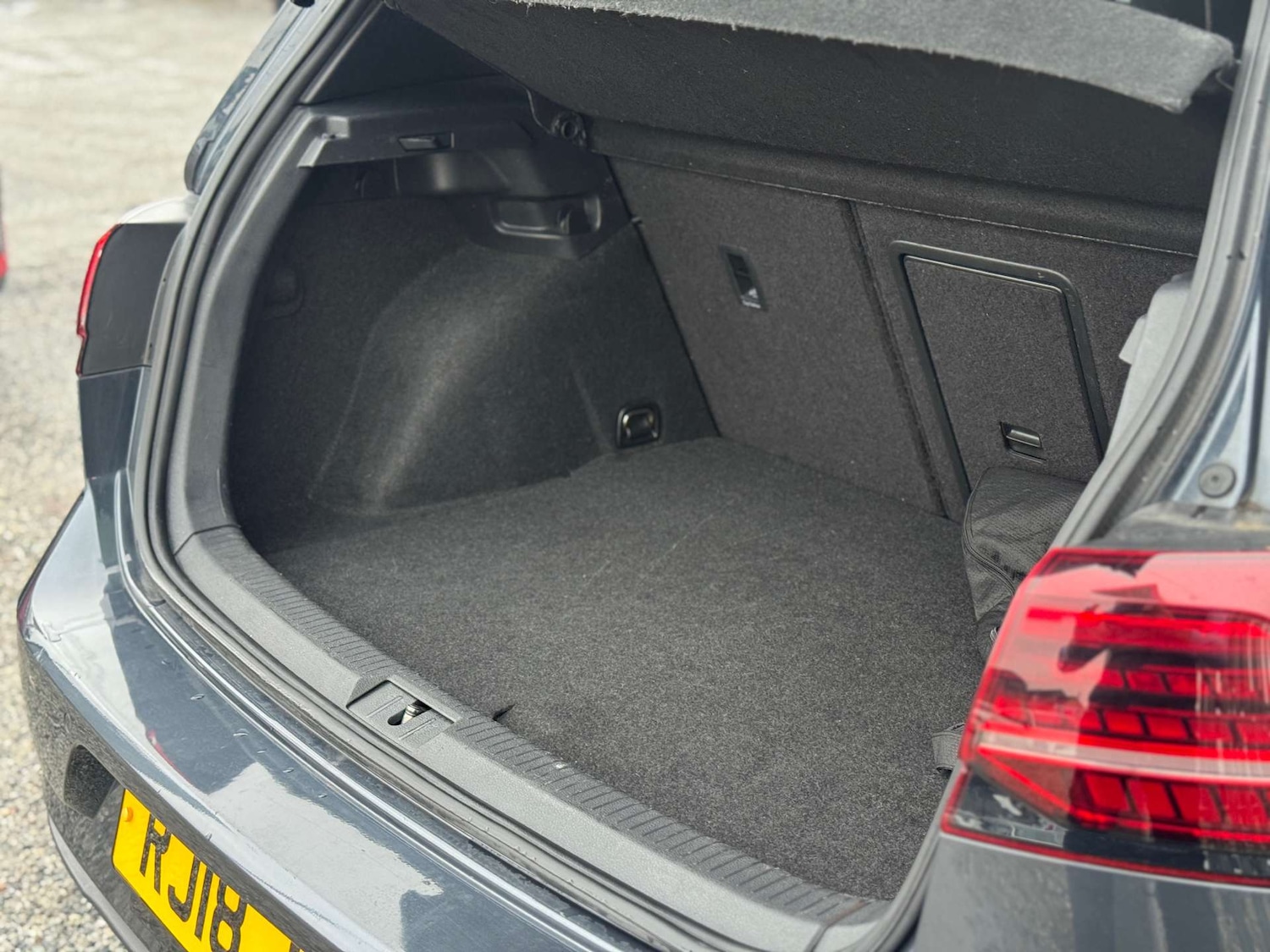 Used Volkswagen Golf 2018 for sale - 77207481: Photo 38