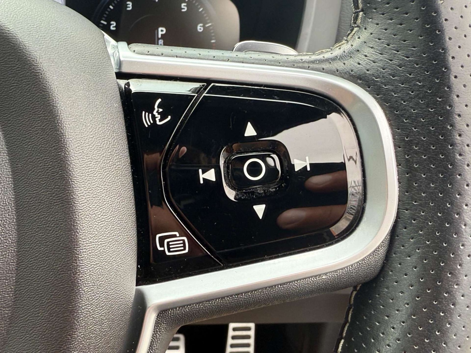 Used Volvo XC60 2018 for sale - 77207413: Photo 32