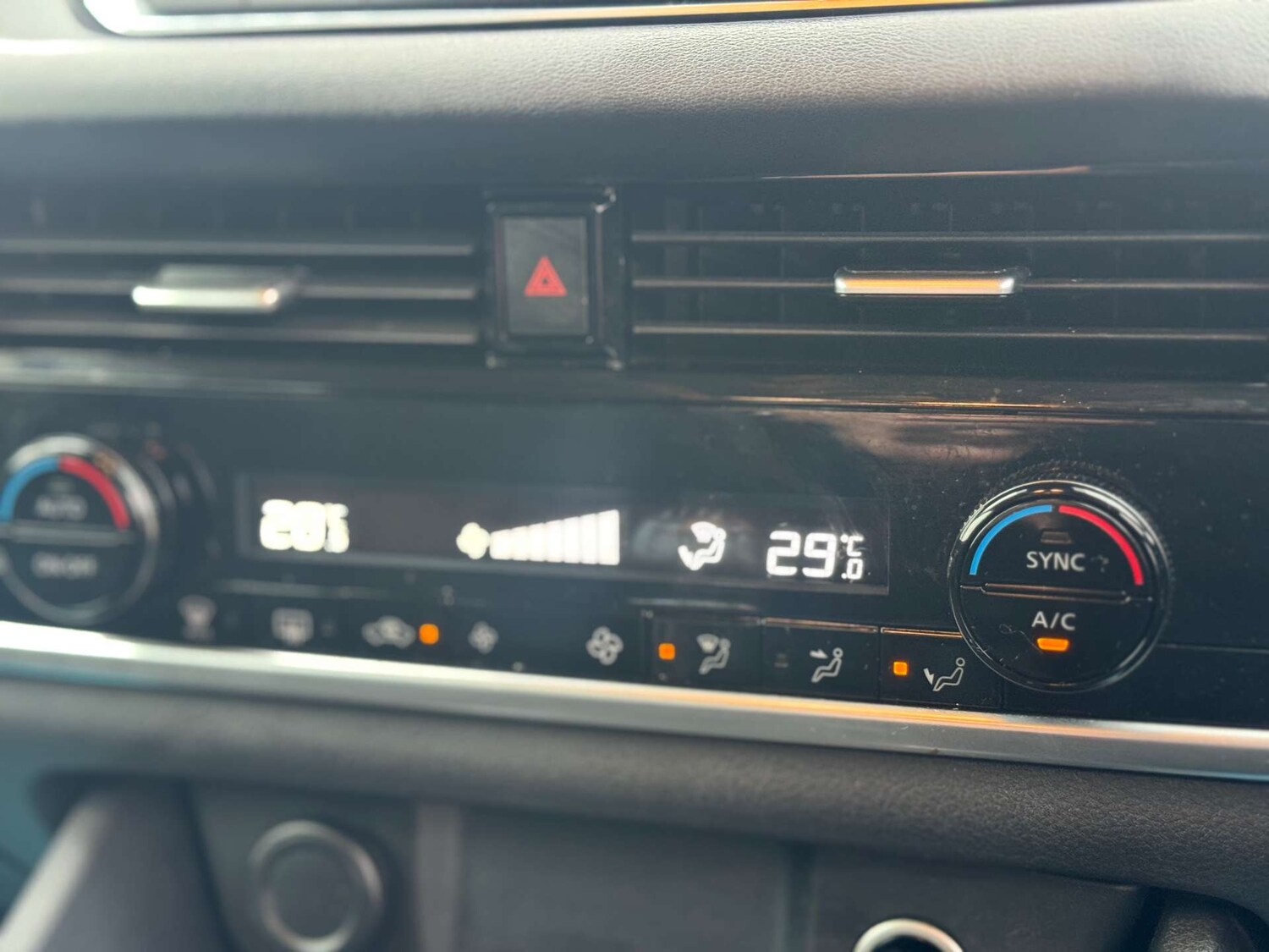 Used Nissan Qashqai for sale - 77590450: Photo 47