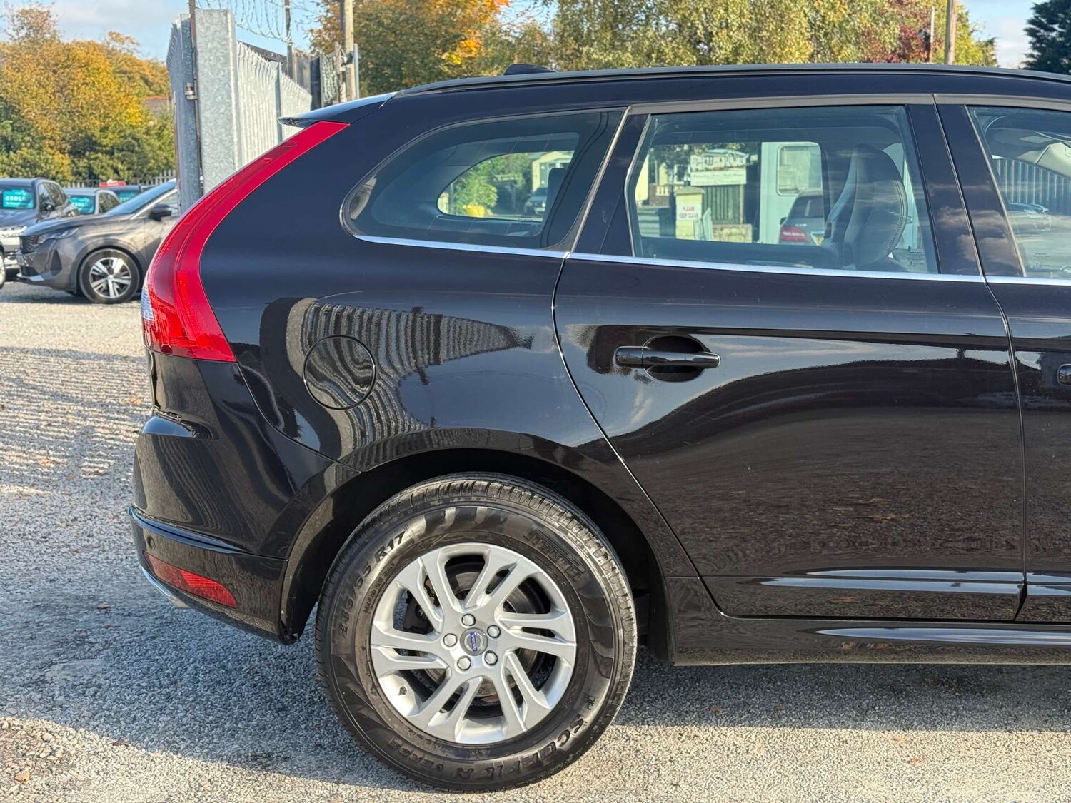 Used Volvo XC60 2017 for sale - 77207440: Photo 31