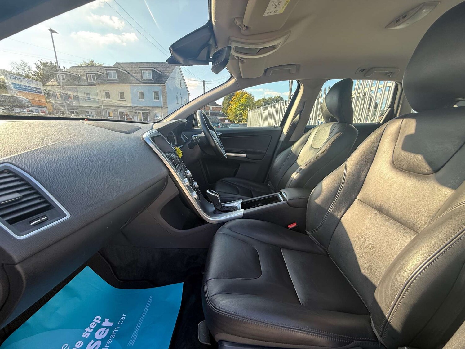 Used Volvo XC60 2017 for sale - 77207440: Photo 40