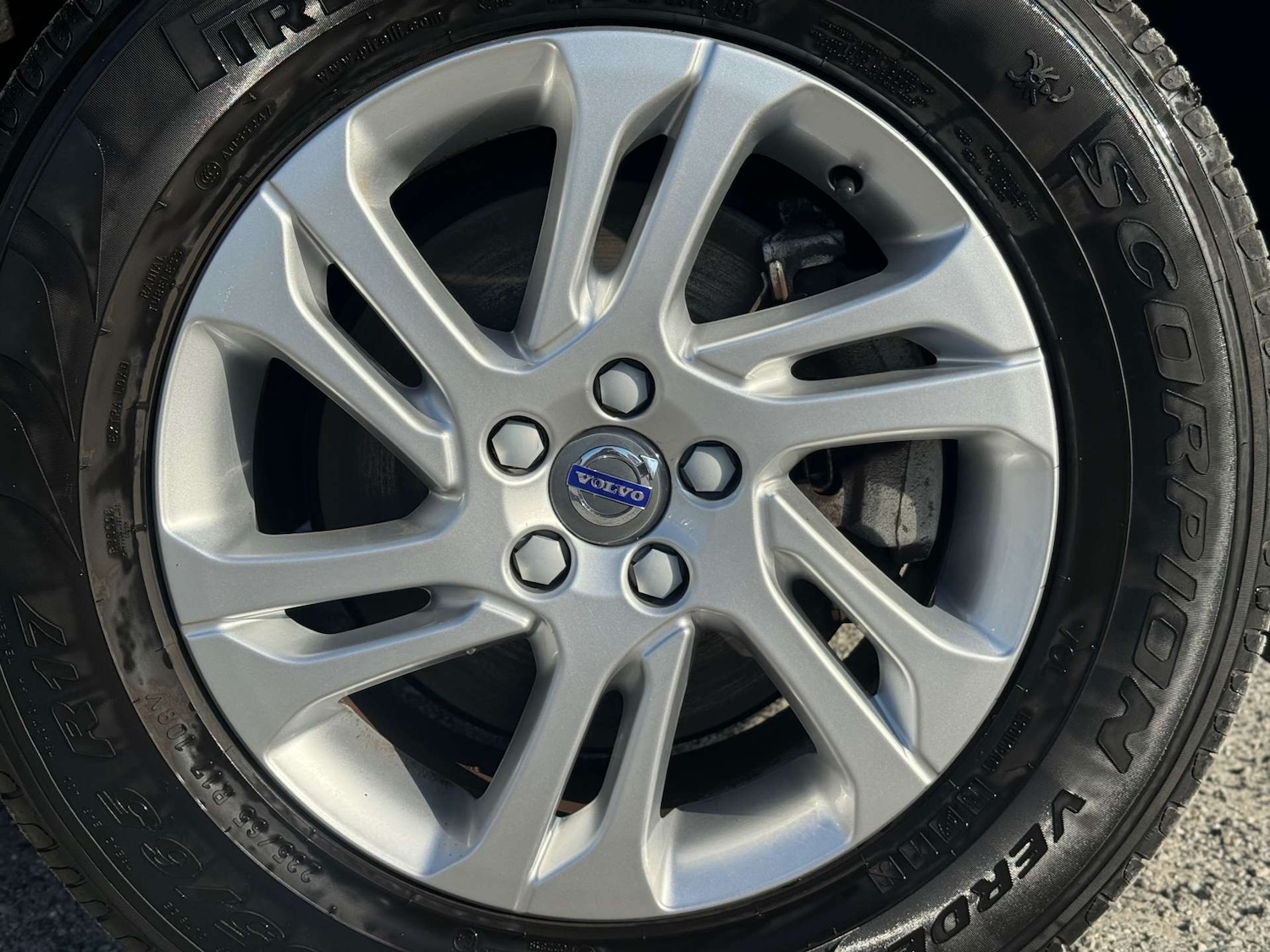 Used Volvo XC60 2017 for sale - 77207440: Photo 56