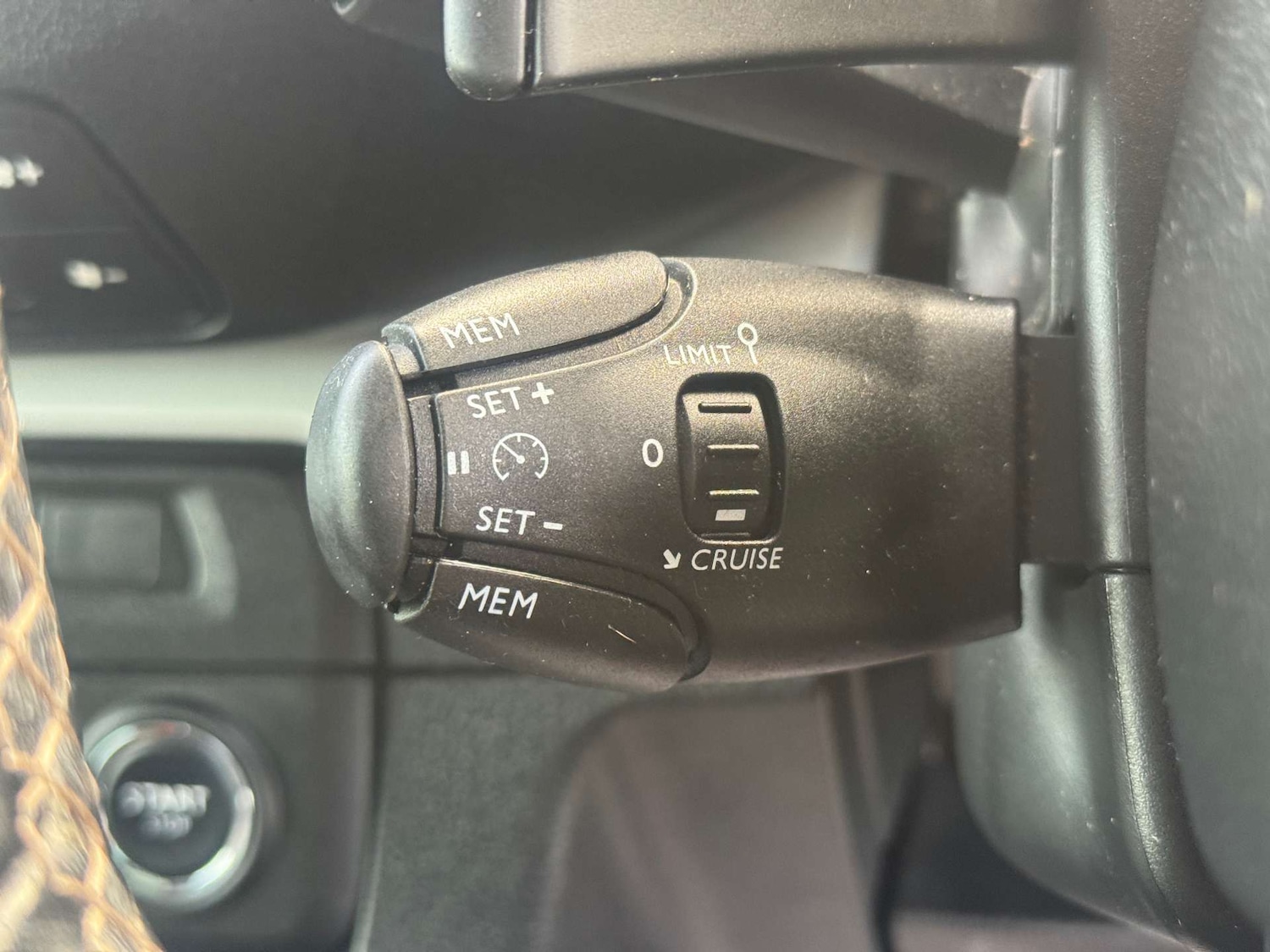 Used Peugeot Traveller 2018 for sale - 77582478: Photo 25