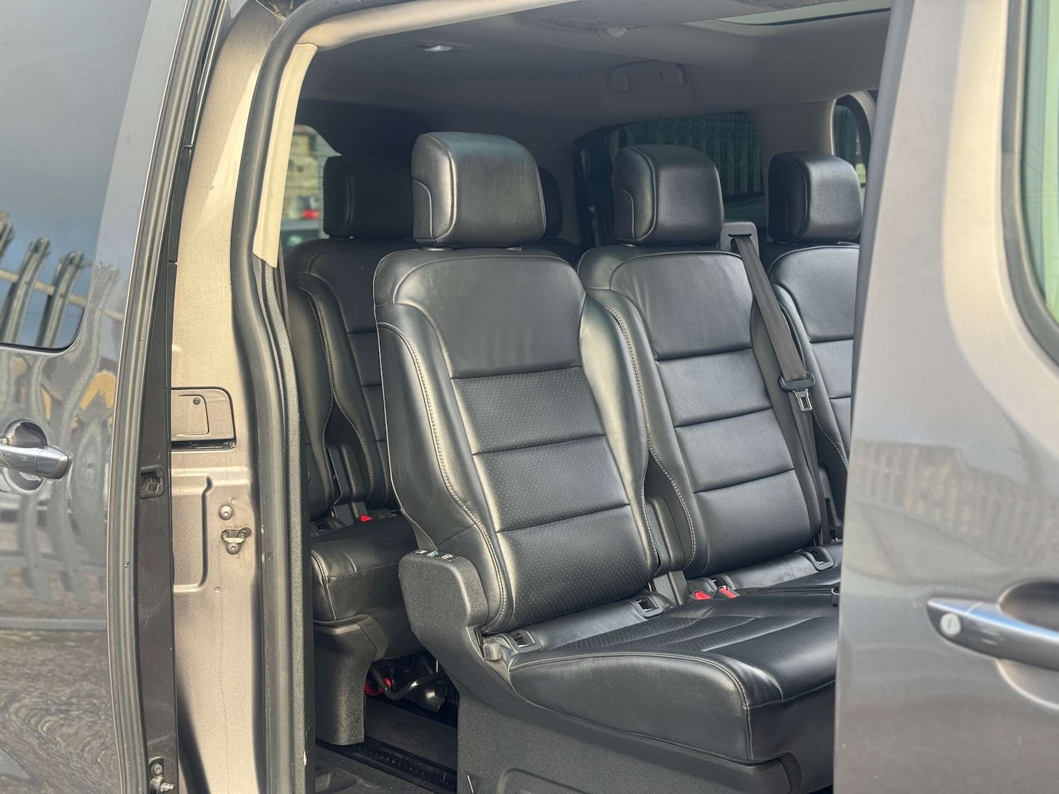 Used Peugeot Traveller 2018 for sale - 77582478: Photo 36