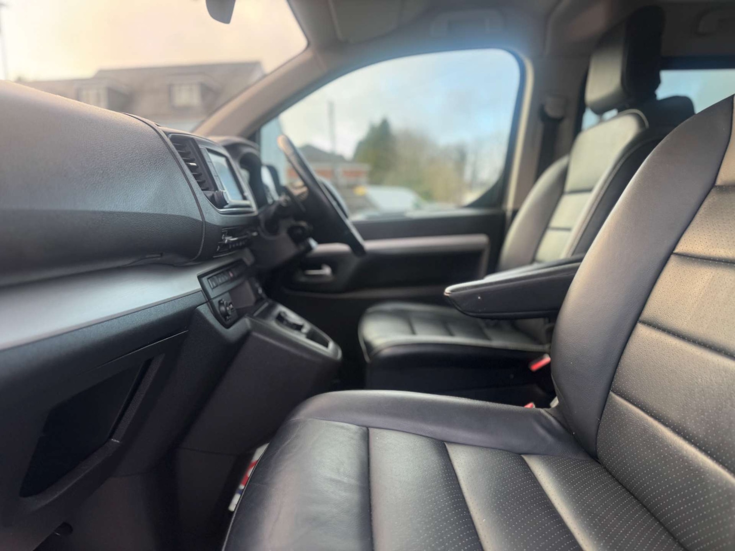 Used Peugeot Traveller 2018 for sale - 77582478: Photo 76