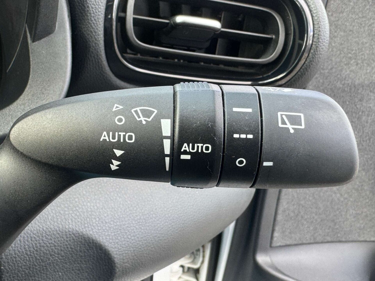 Used Toyota Yaris 2021 for sale - 77207429: Photo 15