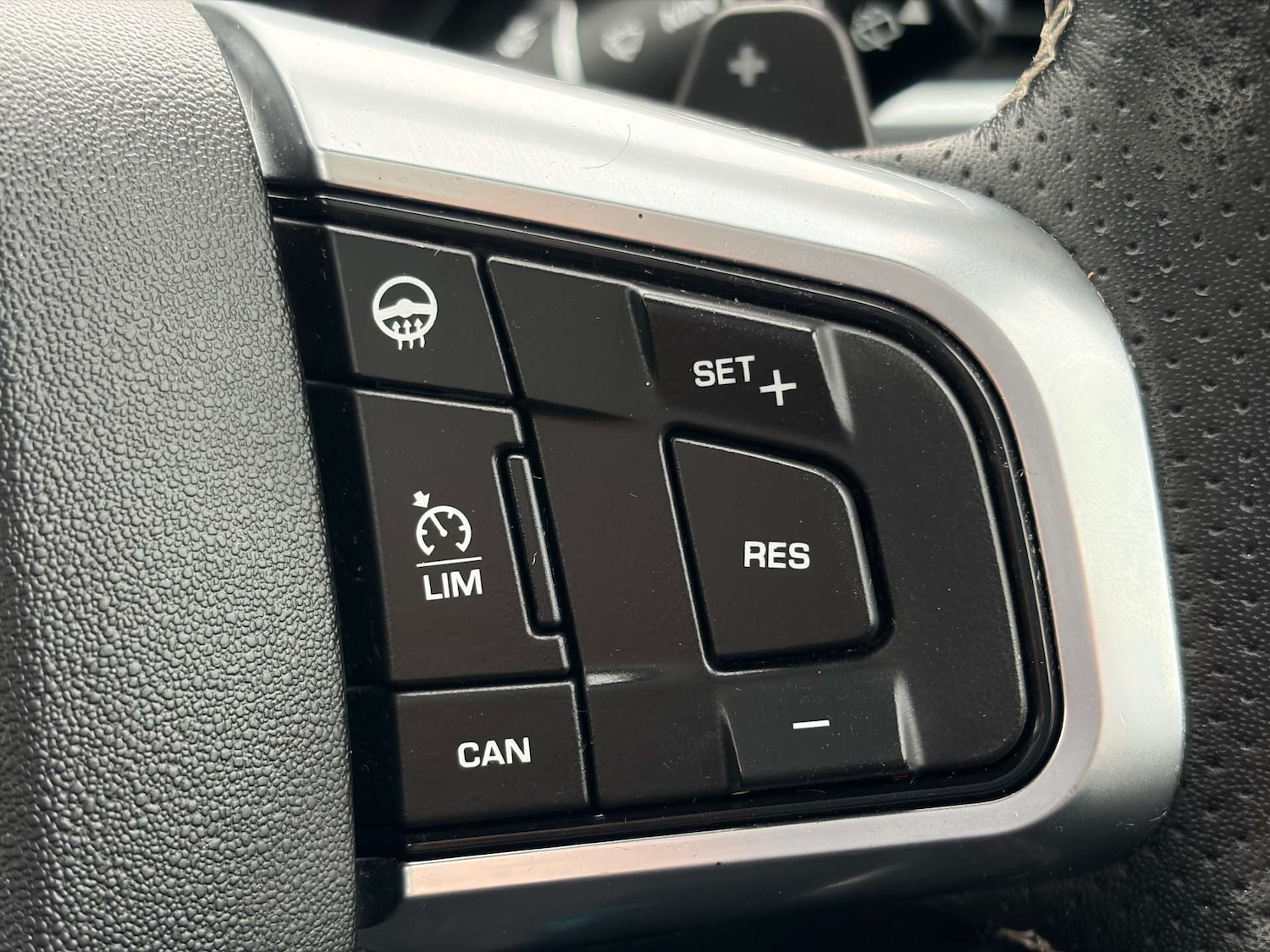 Used Land Rover Discovery Sport 2019 for sale - 77462935: Photo 41