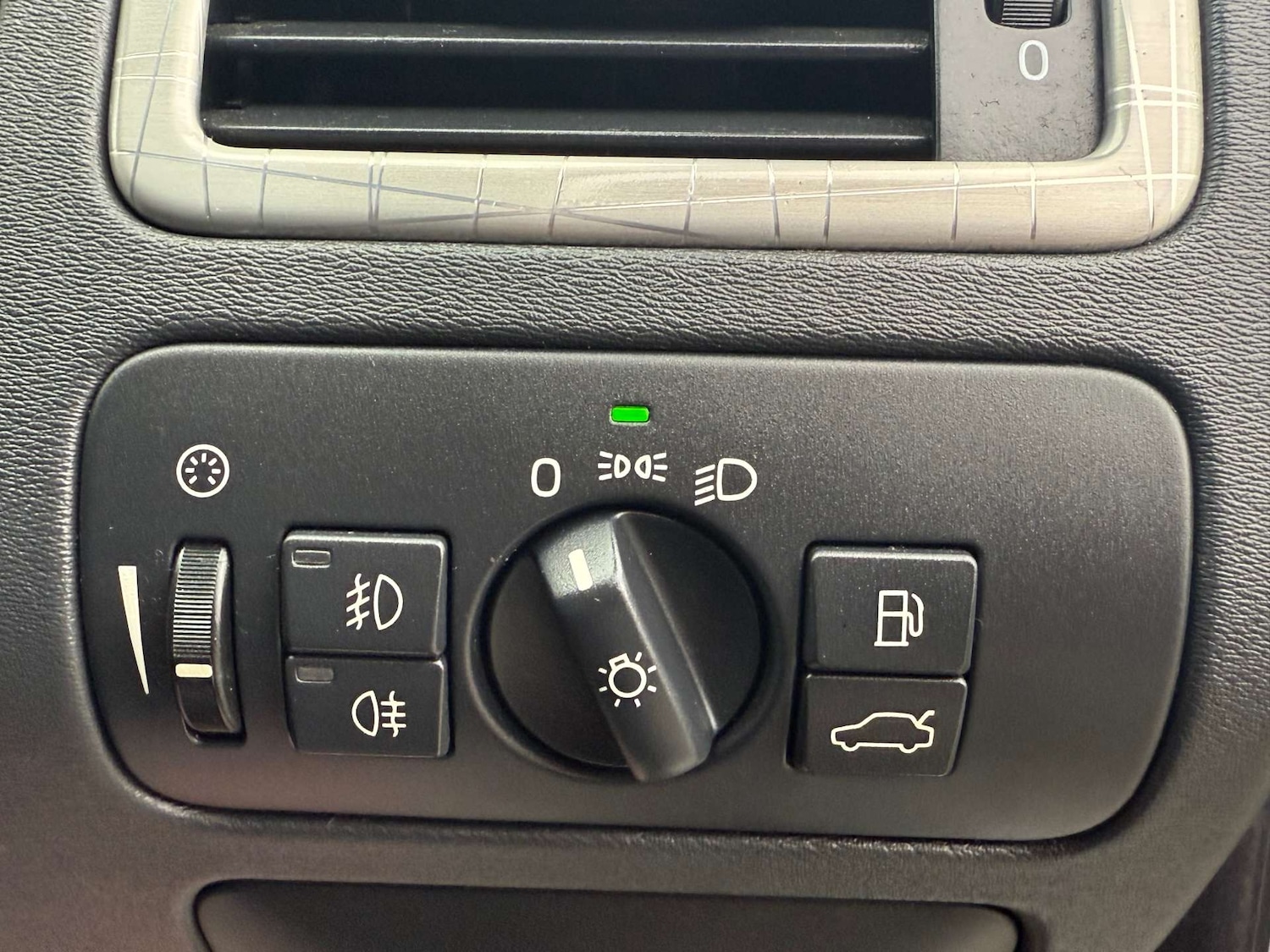 Used Volvo XC70 2010 for sale - 77207416: Photo 50