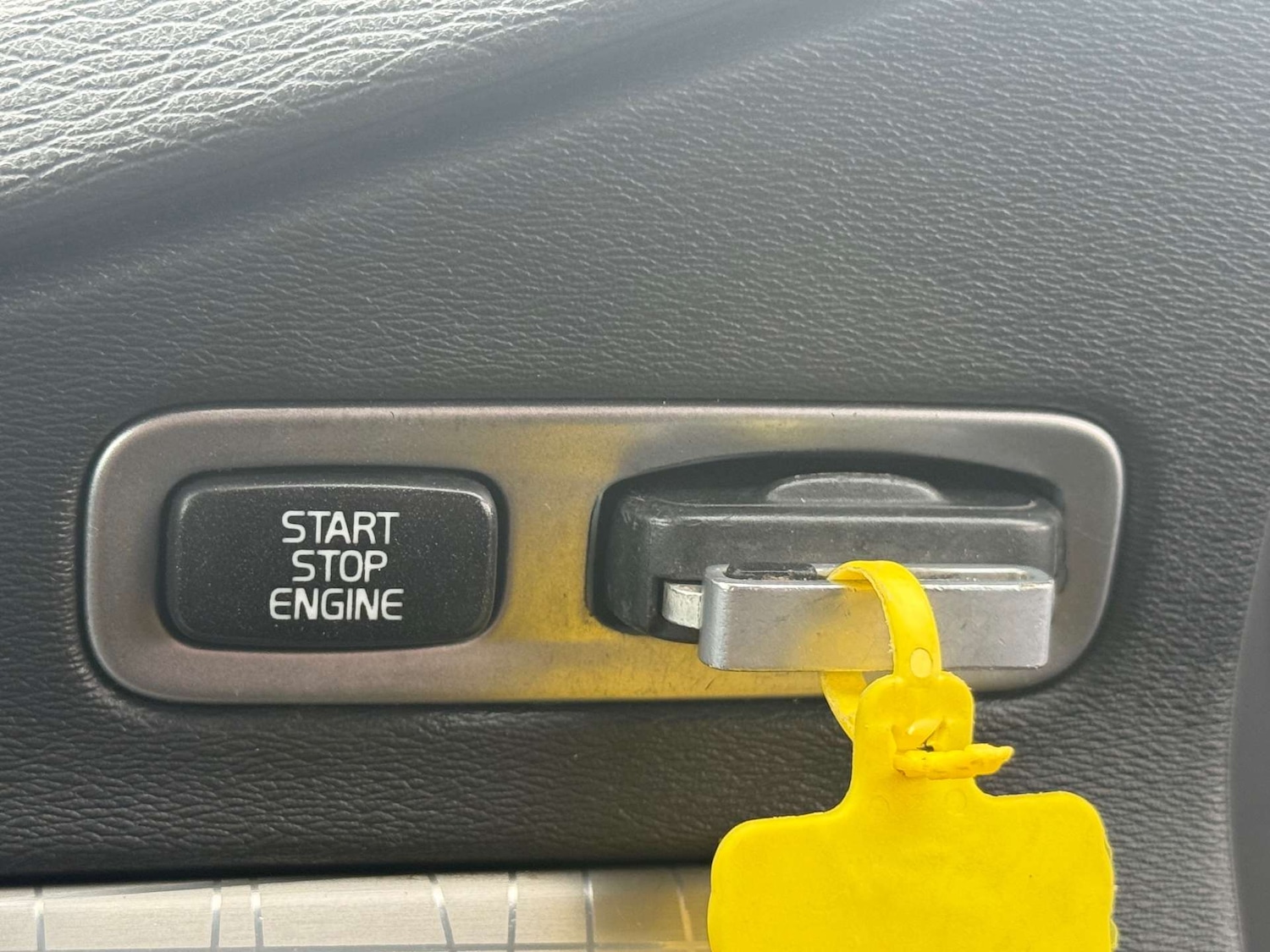 Used Volvo XC70 2010 for sale - 77207416: Photo 56