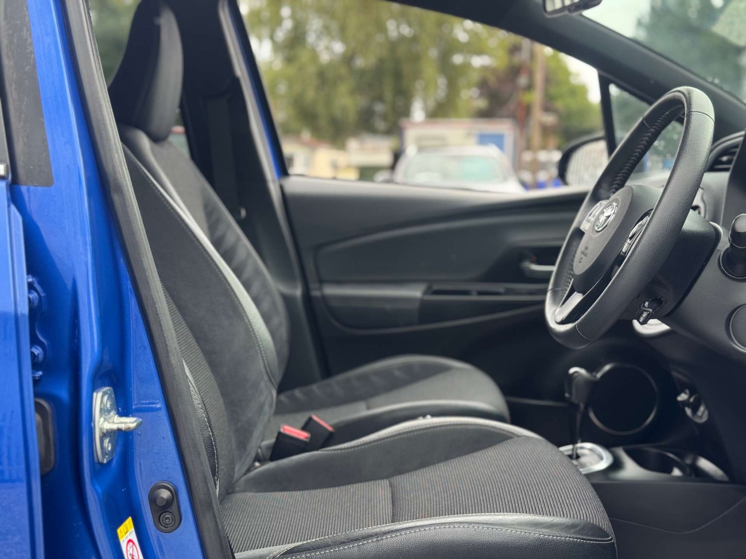 Used Toyota Yaris 2019 for sale - 77207451: Photo 76