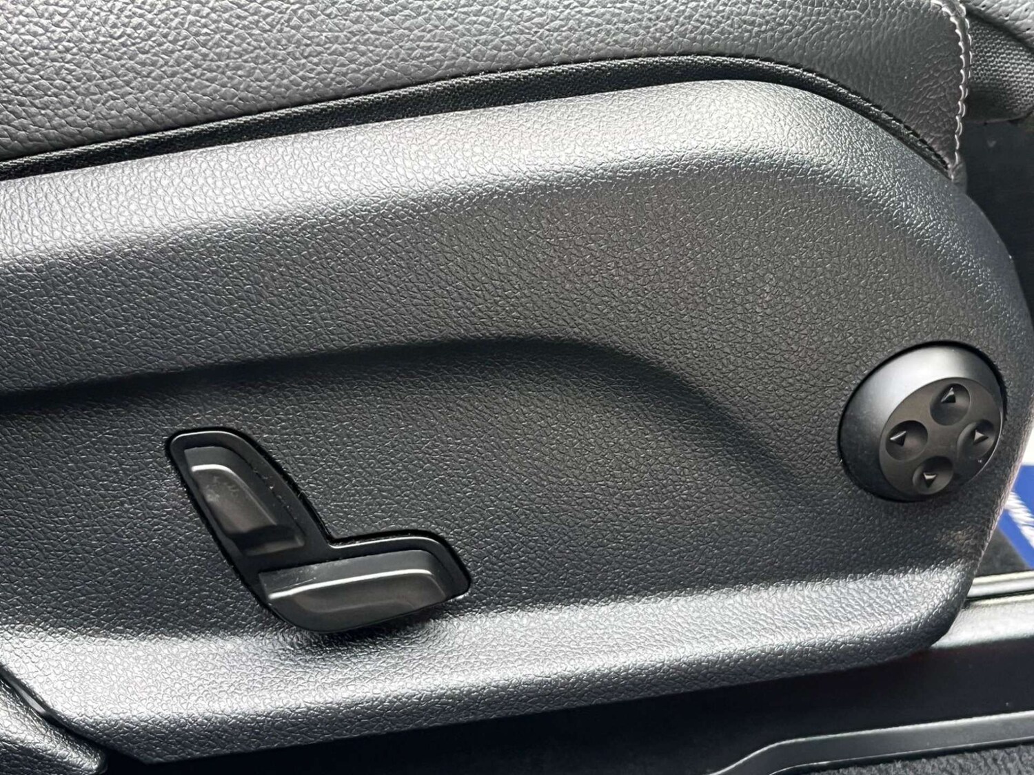 Used Mercedes-Benz GLC 2019 for sale - 77207421: Photo 35