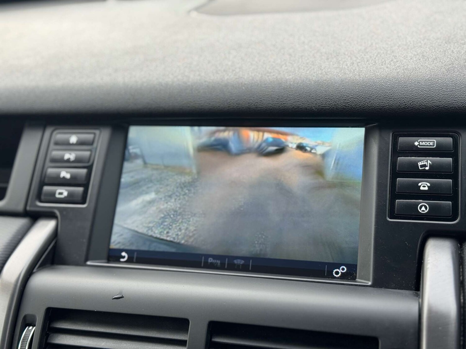 Used Land Rover Discovery Sport 2018 for sale - 77207459: Photo 50