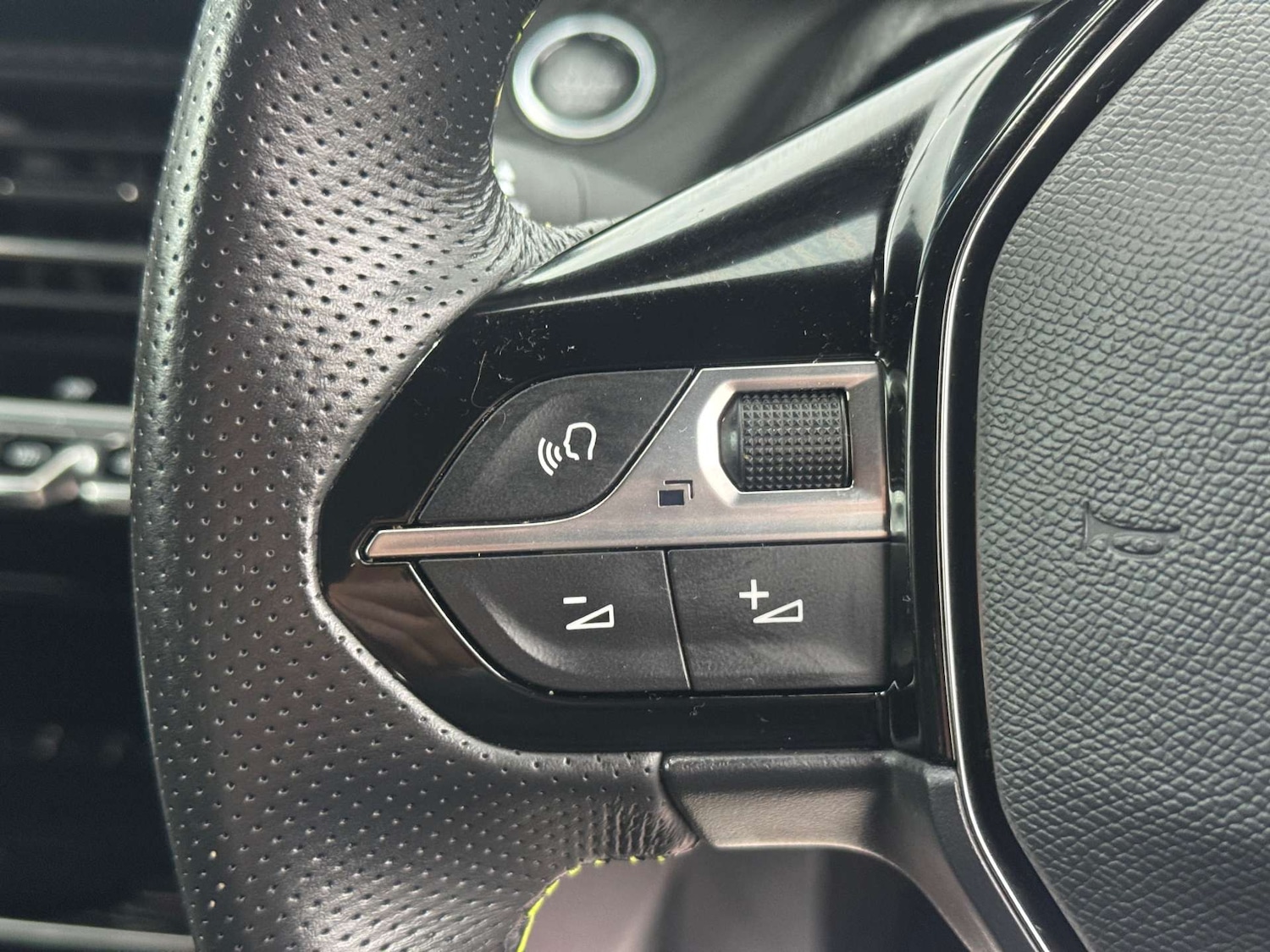 Used Peugeot 2008 2022 for sale - 77207450: Photo 34