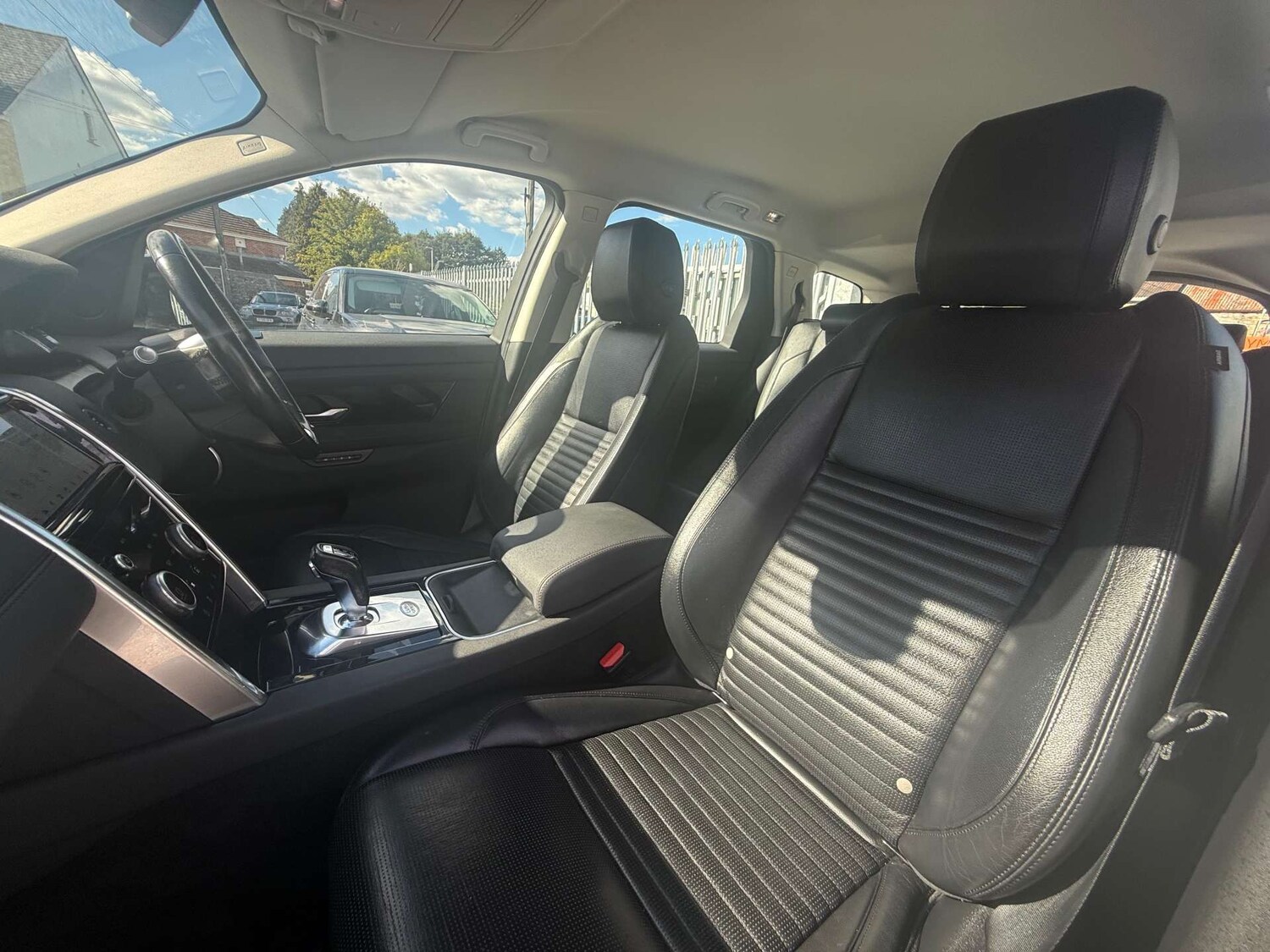 Used Land Rover Discovery Sport 2020 for sale - 77207410: Photo 28