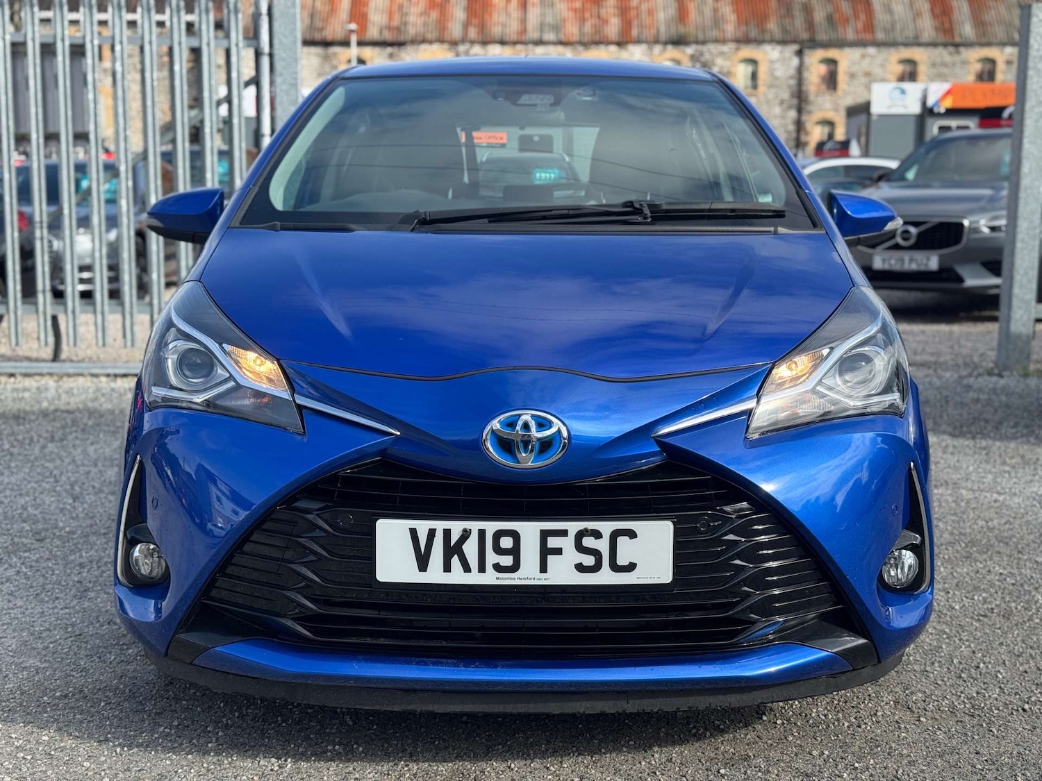Used Toyota Yaris 2019 for sale - 77207452: Photo 2