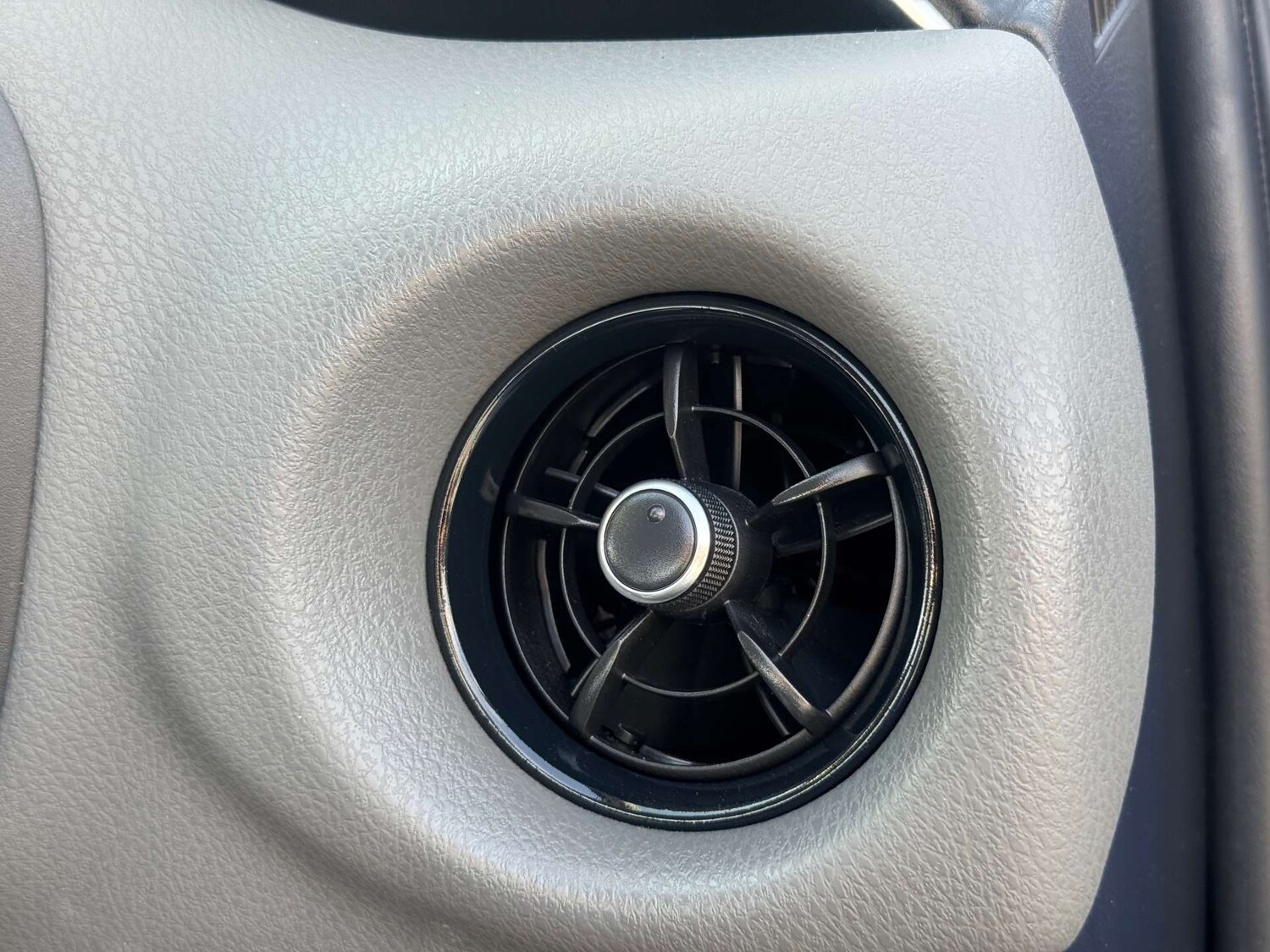 Used Toyota Yaris 2019 for sale - 77207452: Photo 85