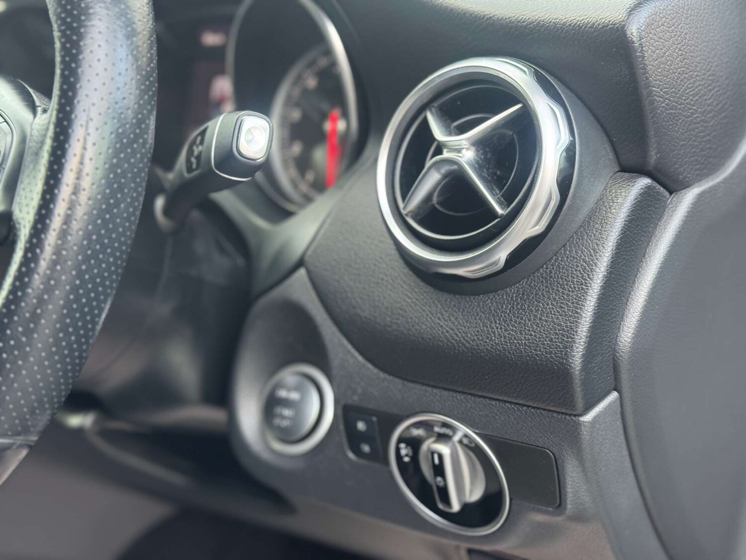 Used Mercedes-Benz GLA 2019 for sale - 77207463: Photo 32