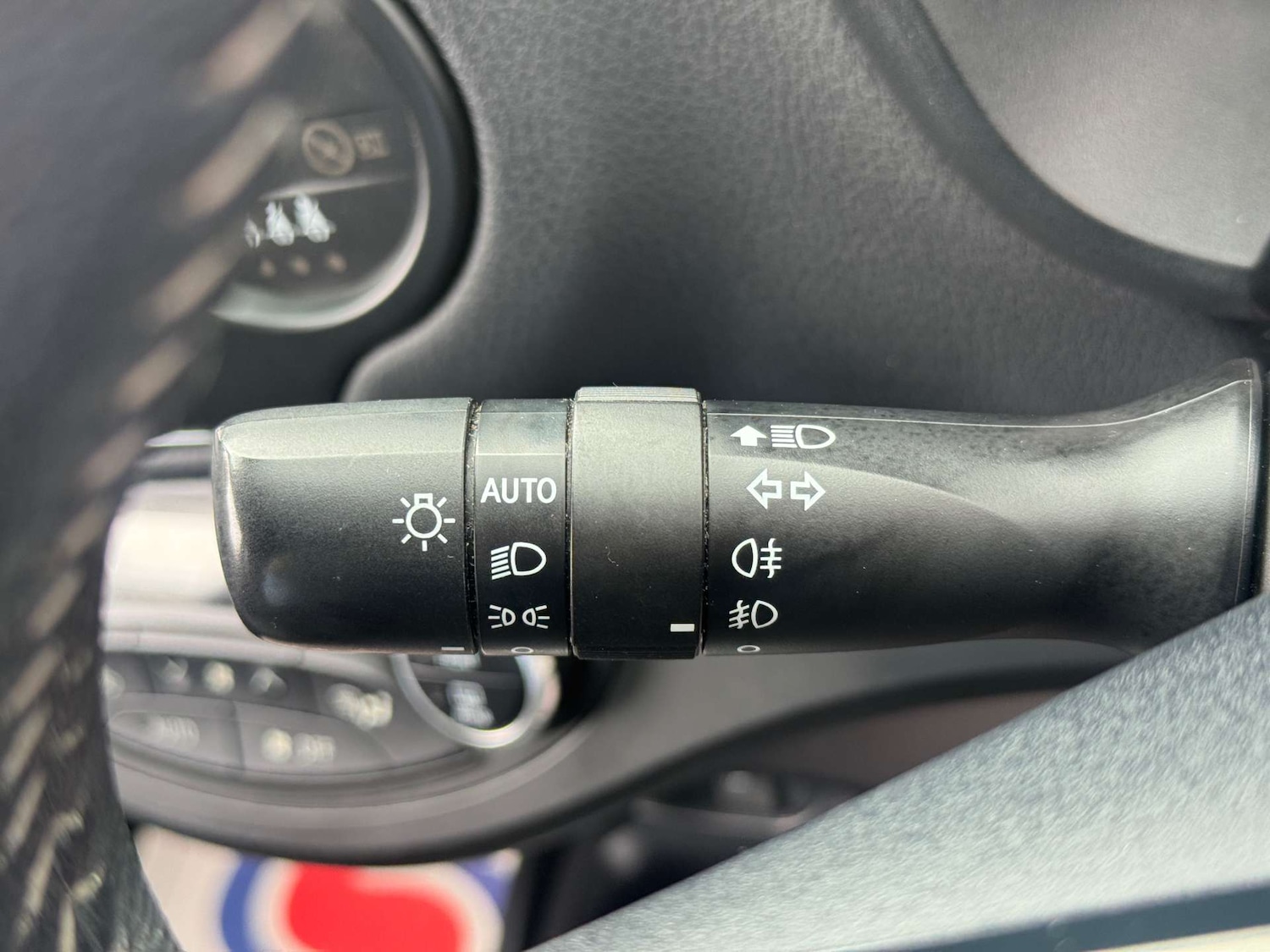 Used Toyota Yaris 2019 for sale - 77397472: Photo 44