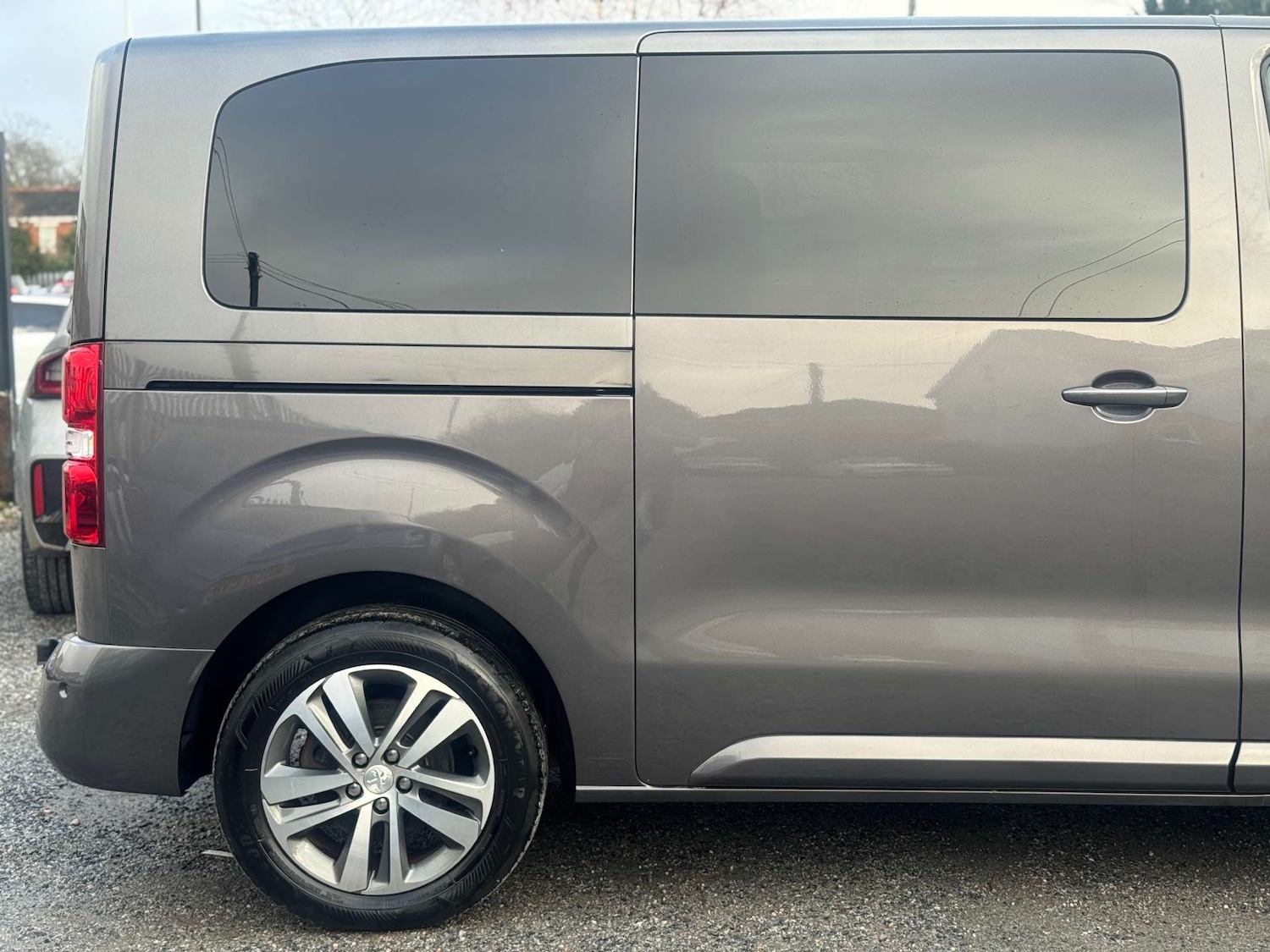 Used Peugeot Traveller 2018 for sale - 77207490: Photo 40