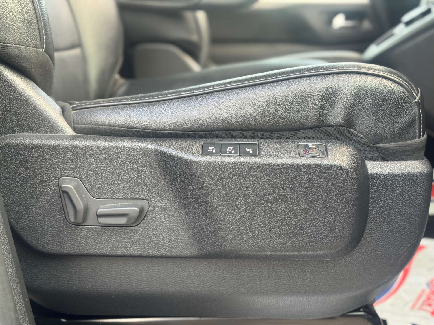 Used Peugeot Traveller 2018 for sale - 77207490: Photo 44